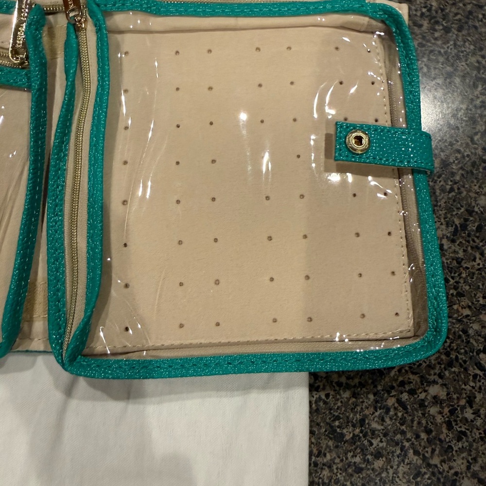 Retired Kendra Scott Zip Away Small Jewelry Organizer - Rare Dust bag included - Picture 7 of 12